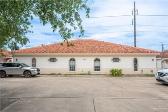 Building Photo - 604 Buena Vista Dr