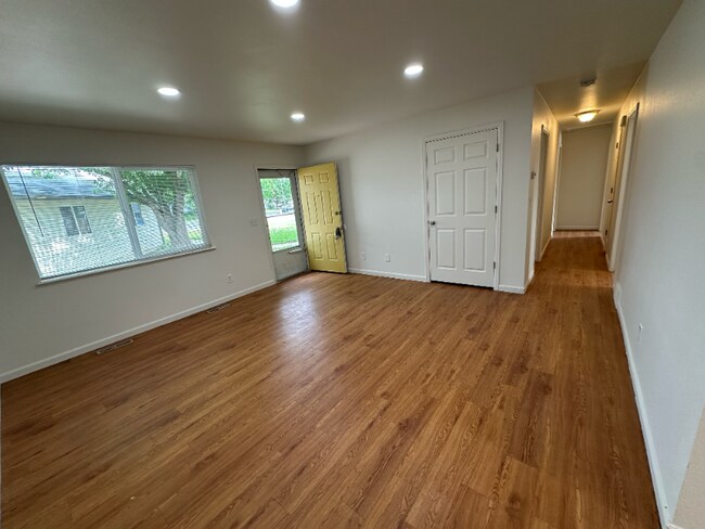 Foto del edificio - 1321 Cherry St
