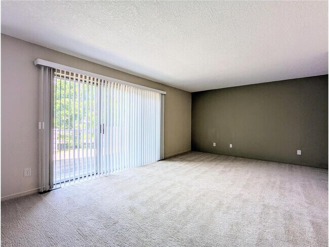 Foto del edificio - 14260 Empire Ave