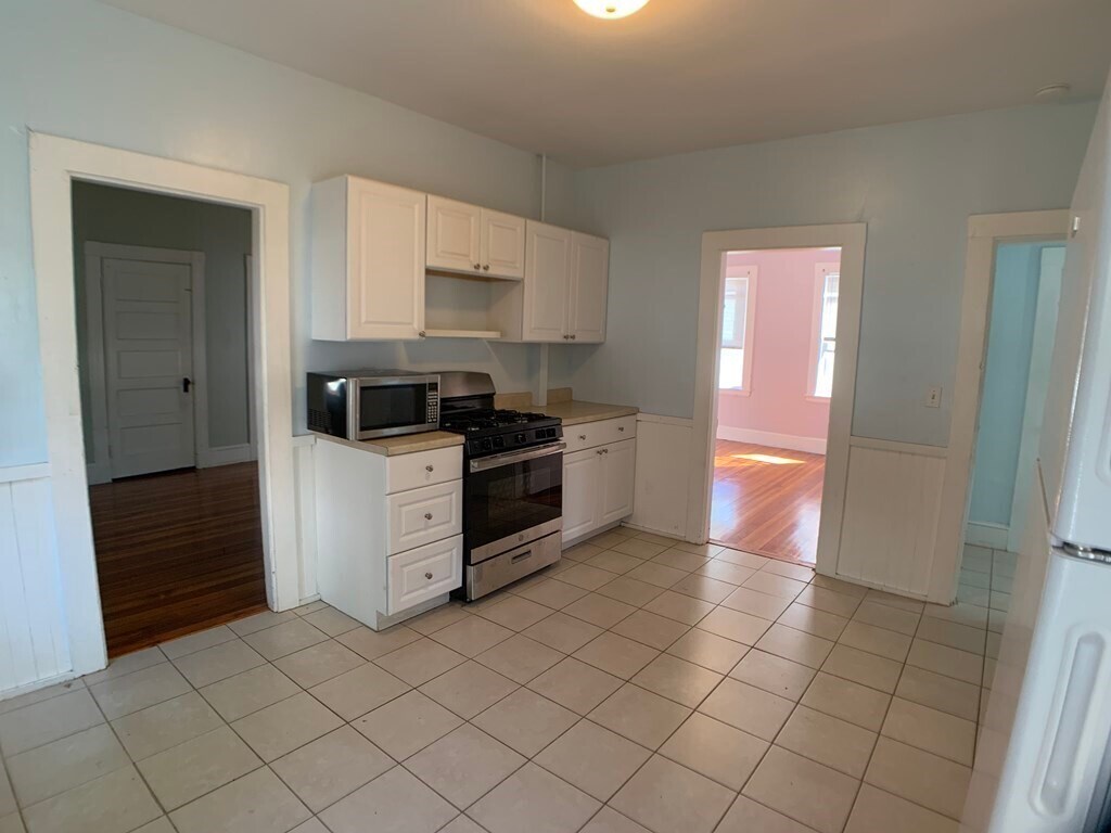 59 Albertina St Unit 59, Quincy, MA 02169 Room for Rent in Quincy, MA