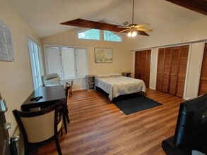 Building Photo - 2306 Escambia Dr