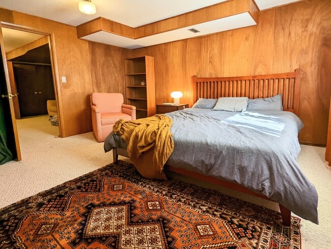 Building Photo - 12645 NE Fremont St