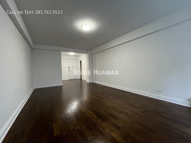Building Photo - 219 E 69th St