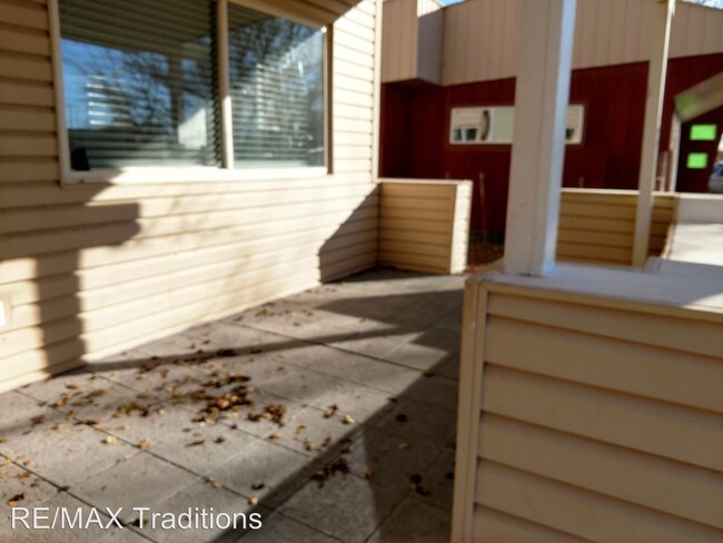 Building Photo - 3 br, 2 bath House - 610 W Buffalo St.