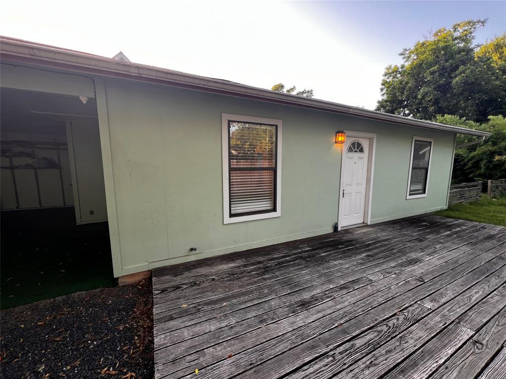 Primary Photo - 1202 Justin Ln