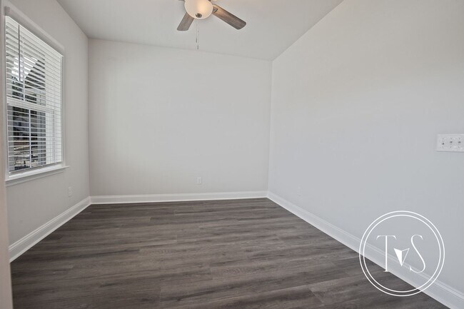 Building Photo - 332 MONTEREY Lp