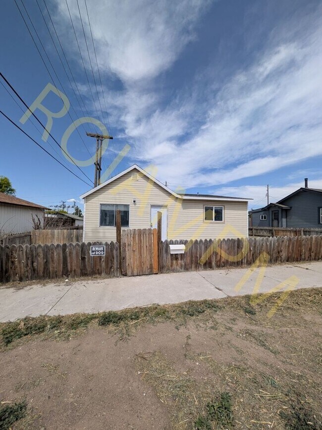 Building Photo - 112 8th Ave S