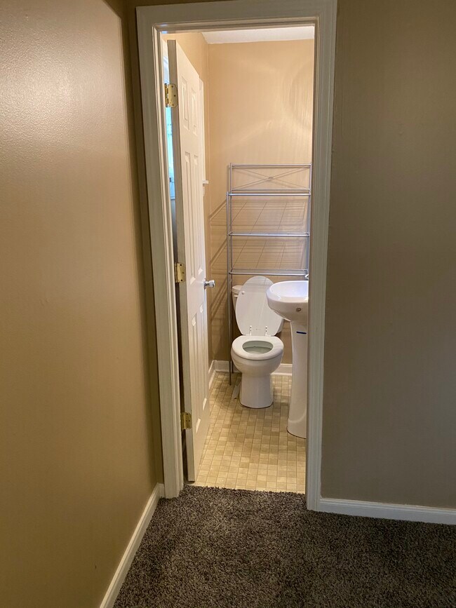Building Photo - 17604 Montgall Dr