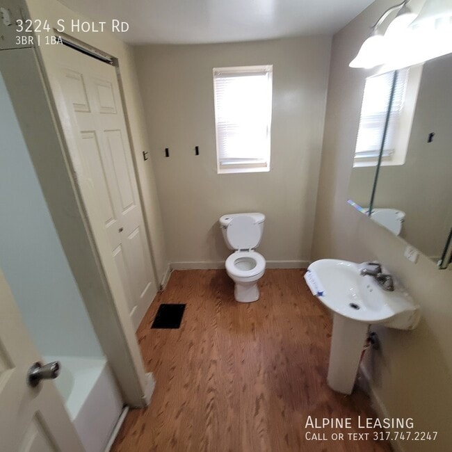 Building Photo - 3BR House - Westside Gem!