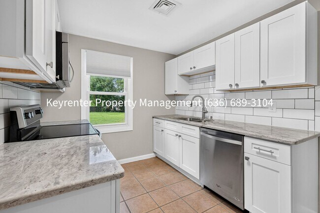 Foto del edificio - Fully Renovated 2BR/1BA Home for Rent