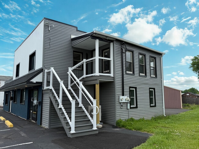 Building Photo - 266 W Ridge Pike