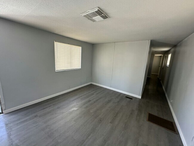 Foto del edificio - 130 S Suncoast Blvd