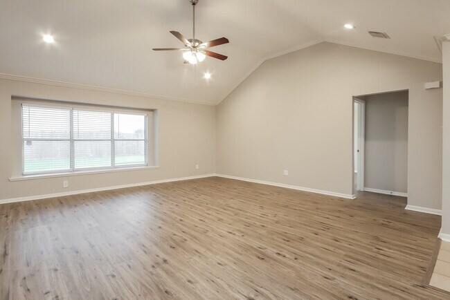 Foto del edificio - 302 Cedar Branch Dr