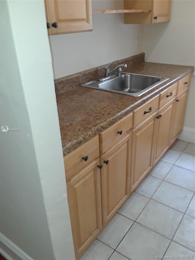 Foto del edificio - 529 NE 66th St