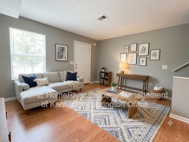 Building Photo - 226 Mousas Way