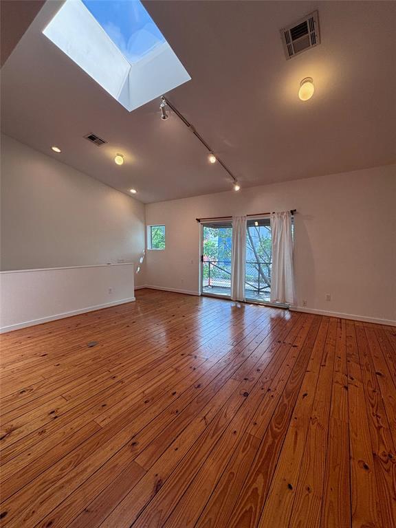 Building Photo - 5 N Ennis St