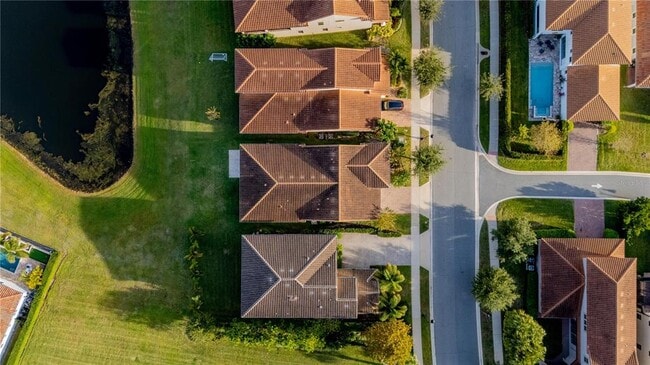 Foto del edificio - 13019 Stanthorne Ave