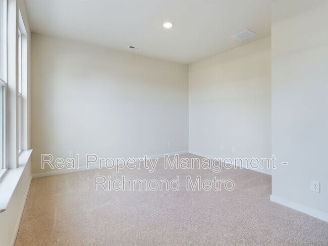 Building Photo - 2117 Grand Reserve Ln