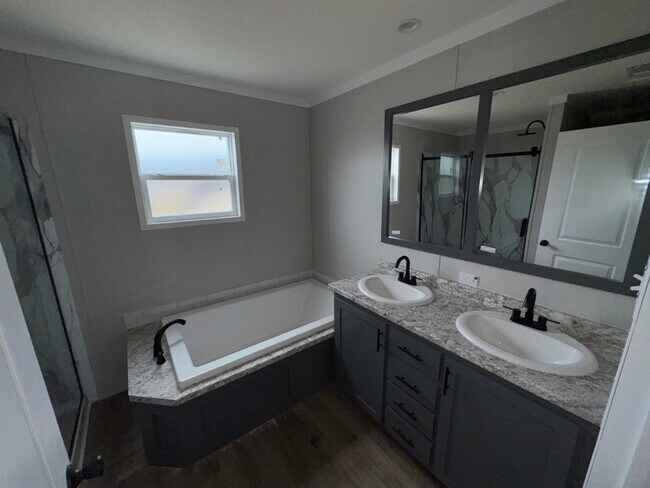 Foto del edificio - 300 Patriot Ln