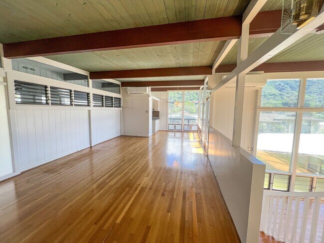 Building Photo - 3BR / 2Bath - Home in Manoa!