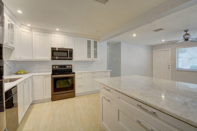 Foto del edificio - 401 NW 1st St