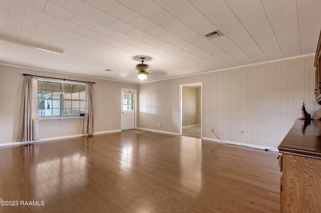 Building Photo - 202 Orgeron Dr