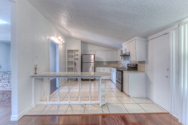 Foto del edificio - 2234 N Main St