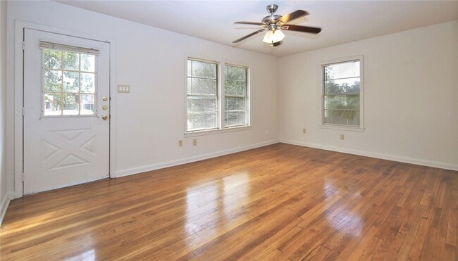 Building Photo - 108 W Mink St