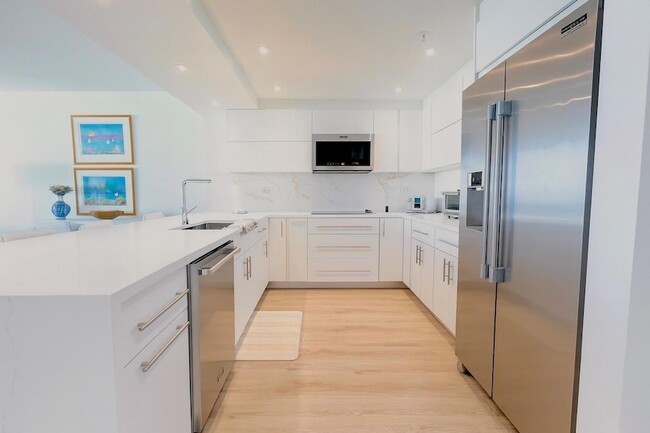 Photo - 5601 Collins Ave Apartment