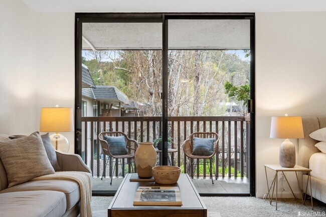 Foto del edificio - 6346 Shelter Creek Ln
