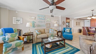 Building Photo - 7205 Thomas Dr