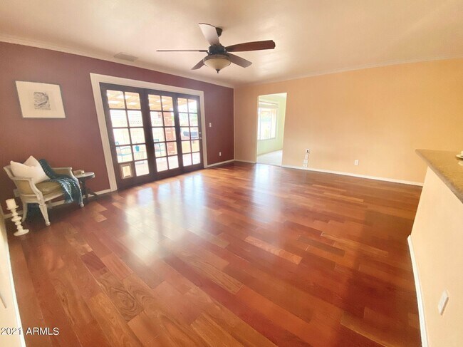 Foto del edificio - 1625 W Seldon Ln