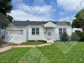 Building Photo - 305 E Douglas Dr