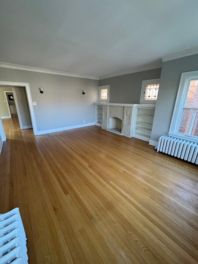 Foto del edificio - 6208 N Artesian Ave