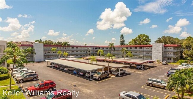 Foto del edificio - 2 br, 1.5 bath House - 5660 80th St N  #306