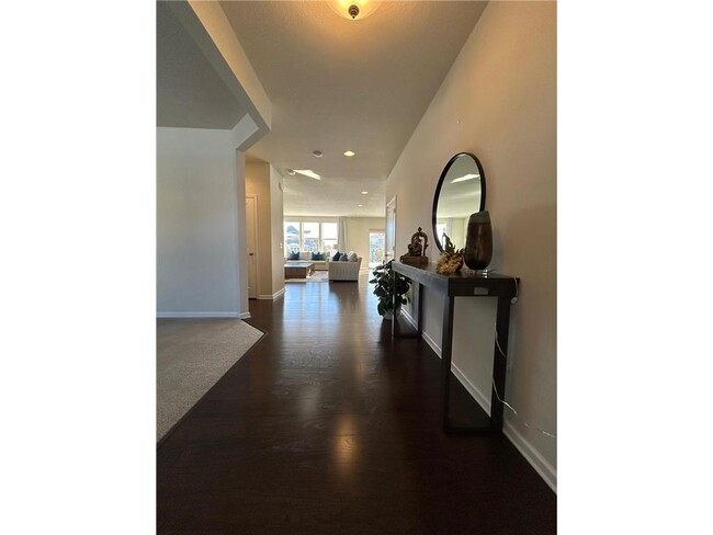 Foto del edificio - 5785 Urbandale Ln N
