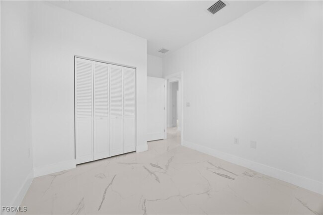 Building Photo - 1136 Ichabod Ave