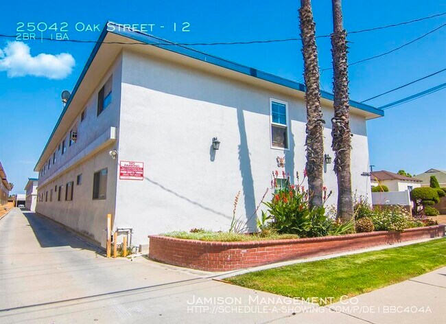 Building Photo - 25042 Oak St