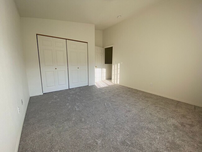 Foto del edificio - 2 bedroom, 2-1/2 bath condo - close to Mal...