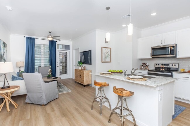 Photo - Modern Luxury, Exceptional Offers – Ask Ab... Apartment