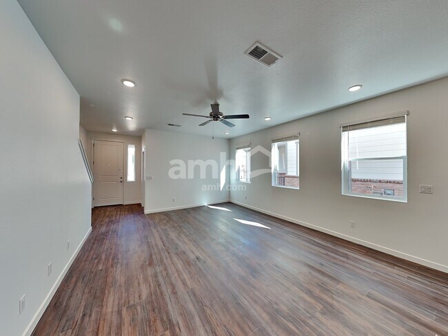 Foto del edificio - 23521 E 2nd Pl