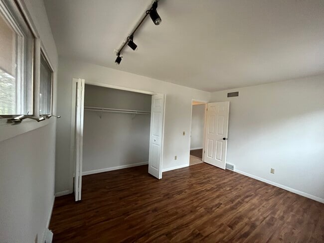 Building Photo - 7789 Cherry Wood Ln