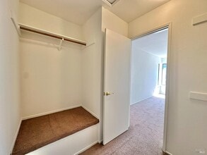 Building Photo - 768 Rose Dr