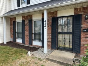 Building Photo - 4847 Mt Vernon Dr