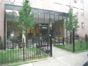 Building Photo - 40 Owen St