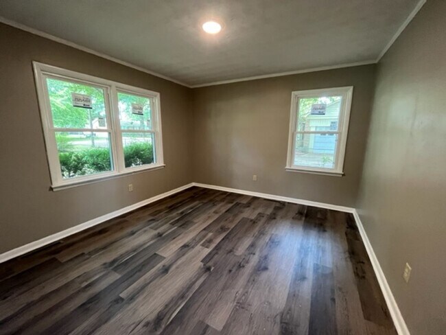 Building Photo - Renovated 2 Bedroom 1 Bath Home for Rent!!