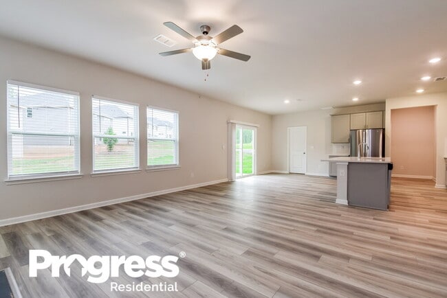 Building Photo - 576 Magnolia Dr