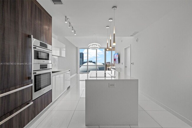 Foto del edificio - 851 NE 1st Ave