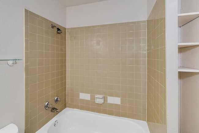 Building Photo - Cozy 2-Bedroom Condo Near CMU & St. Mary’s...