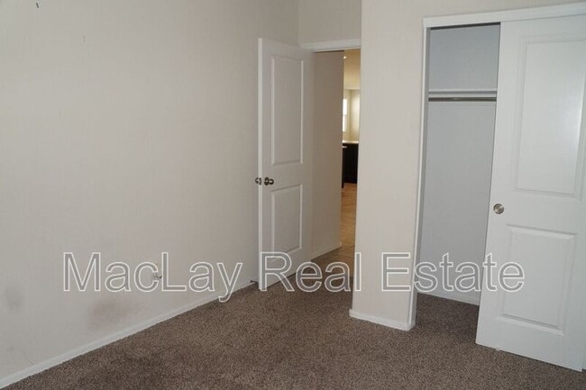 Building Photo - 1083 W Chimes Tower Dr